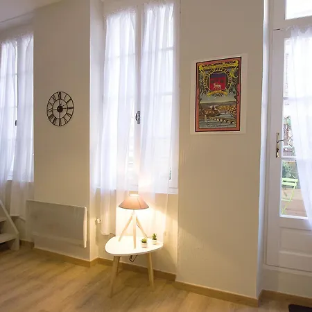 L'esquile By Cocoonr *