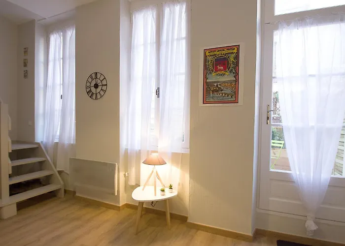 L'esquile By Cocoonr *